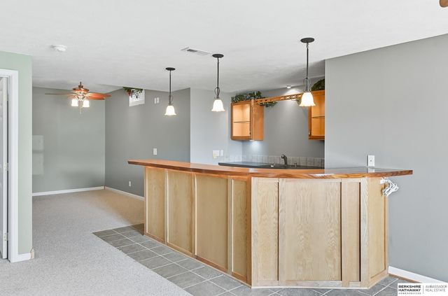 16705 Ogden Circle, Omaha, NE 68116