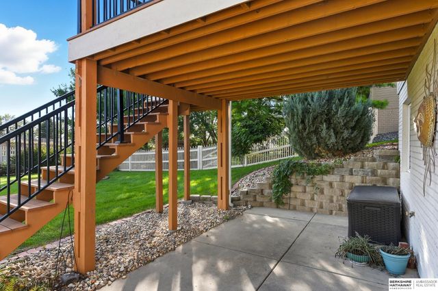 16705 Ogden Circle, Omaha, NE 68116