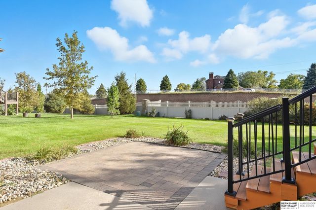 16705 Ogden Circle, Omaha, NE 68116