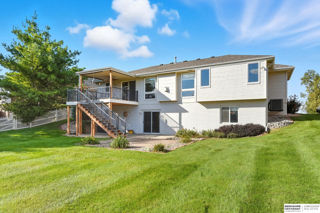 16705 Ogden Circle, Omaha, NE 68116