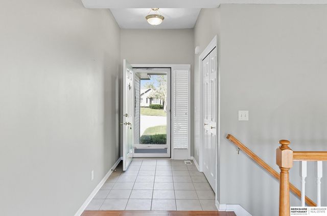 16705 Ogden Circle, Omaha, NE 68116