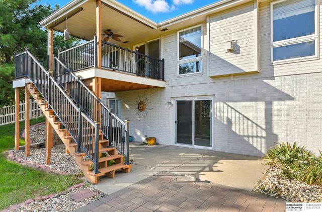 16705 Ogden Circle, Omaha, NE 68116