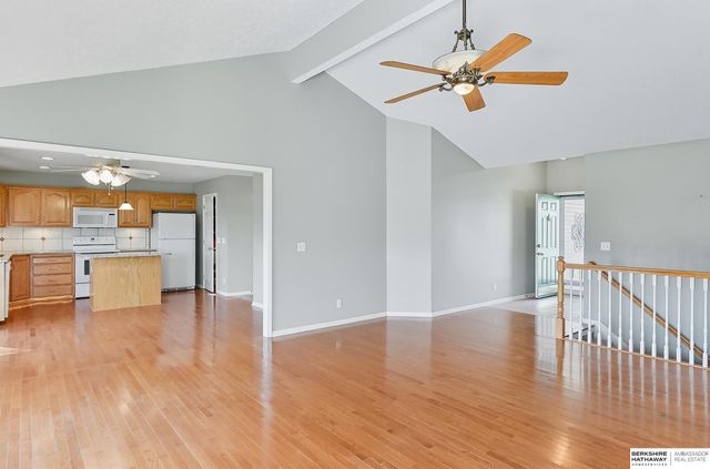 16705 Ogden Circle, Omaha, NE 68116