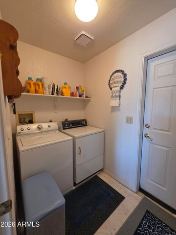 8241 W CYPRESS POINT Circle, Arizona City, AZ 85123