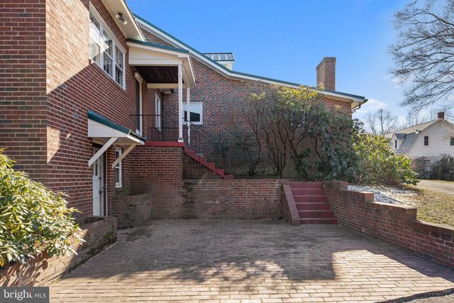 9905 CROOM RD, Upper Marlboro, MD 20772