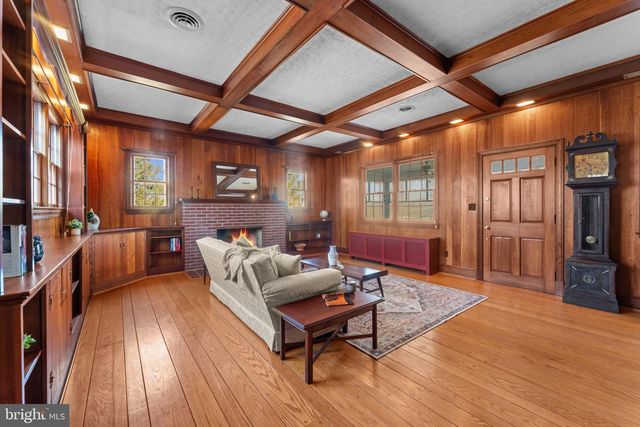 9905 CROOM RD, Upper Marlboro, MD 20772