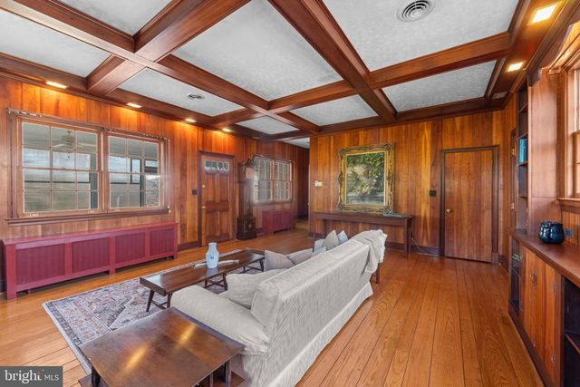 9905 CROOM RD, Upper Marlboro, MD 20772