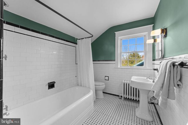 9905 CROOM RD, Upper Marlboro, MD 20772