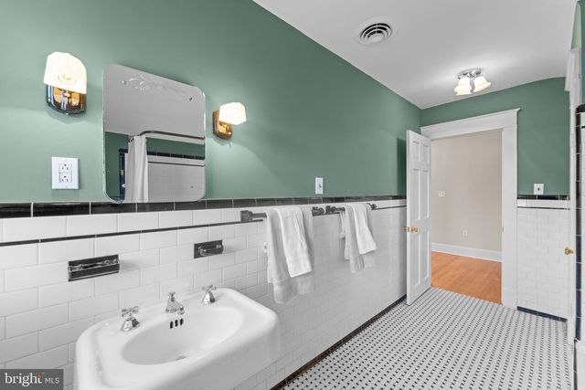 9905 CROOM RD, Upper Marlboro, MD 20772