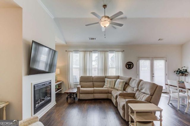 5434 Long Branch Way, Flowery Branch, GA 30542