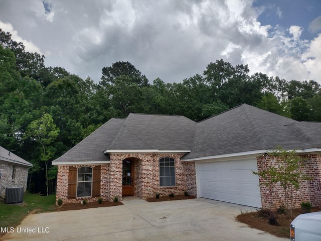 1007 Silver Circle, Pearl, MS 39208