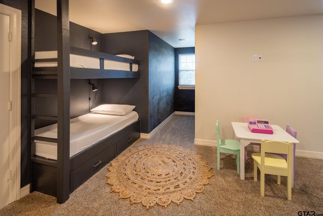 101 Thames Dr, Bullard, TX 75757