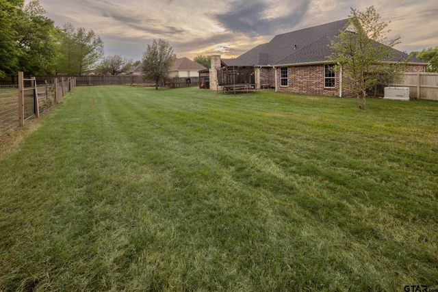 101 Thames Dr, Bullard, TX 75757