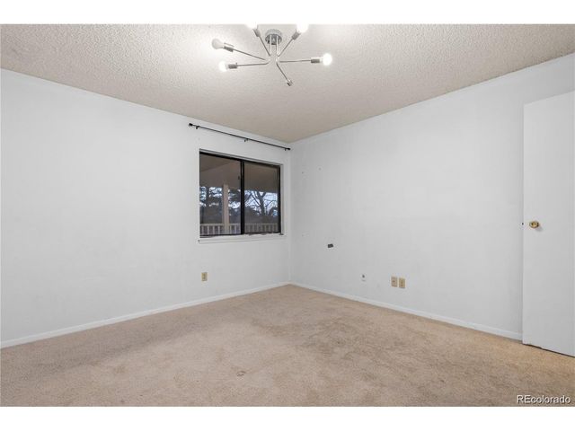 910 S Walden St 206, Aurora, CO 80017