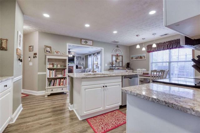 3520 Lochmill Drive, Loganville, GA 30052