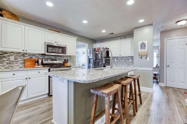 3520 Lochmill Drive, Loganville, GA 30052