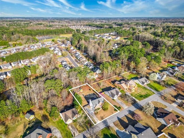 3520 Lochmill Drive, Loganville, GA 30052