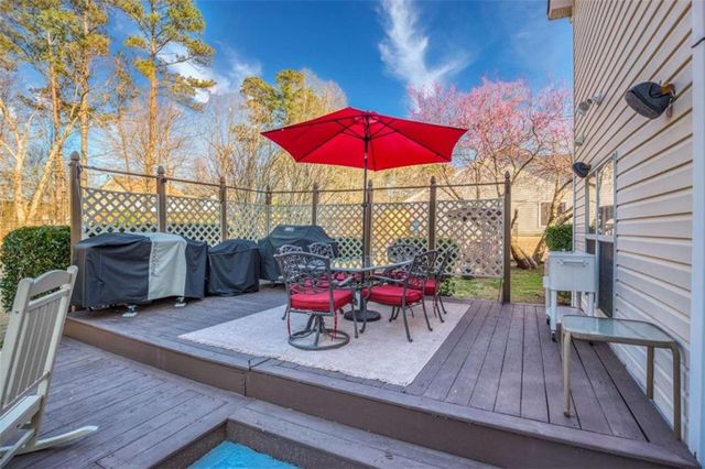 3520 Lochmill Drive, Loganville, GA 30052