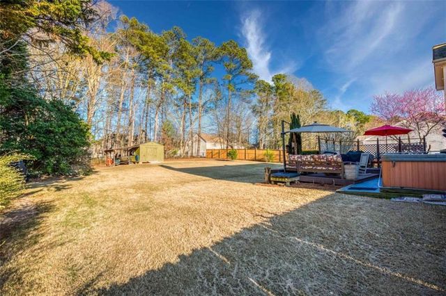 3520 Lochmill Drive, Loganville, GA 30052