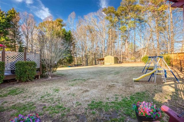 3520 Lochmill Drive, Loganville, GA 30052