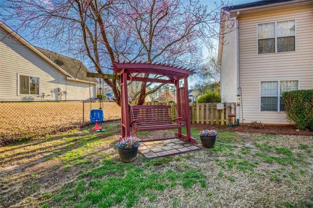 3520 Lochmill Drive, Loganville, GA 30052