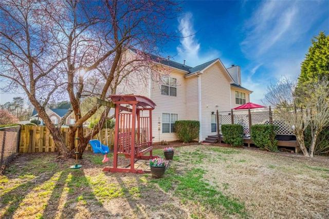 3520 Lochmill Drive, Loganville, GA 30052