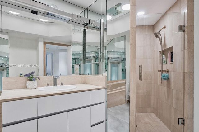 3000 Island Boulevard 1106, Aventura, FL 33160