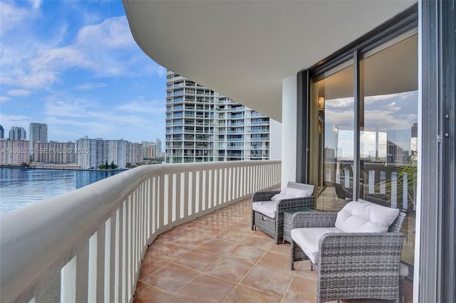 3000 Island Boulevard 1106, Aventura, FL 33160