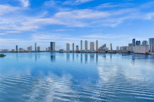 3000 Island Boulevard 1106, Aventura, FL 33160