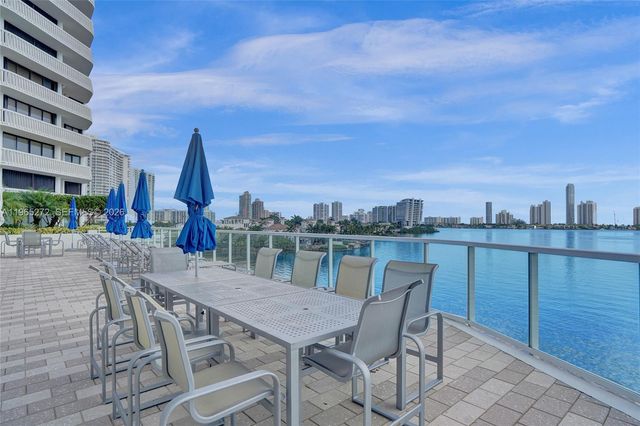 3000 Island Boulevard 1106, Aventura, FL 33160