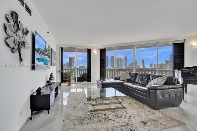 3000 Island Boulevard 1106, Aventura, FL 33160