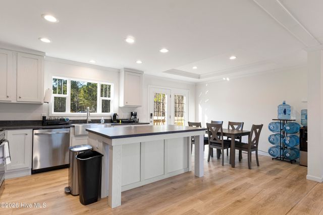 288 Folkstone Road, Holly Ridge, NC 28445