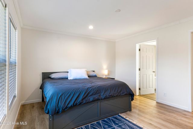 288 Folkstone Road, Holly Ridge, NC 28445