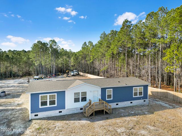 288 Folkstone Road, Holly Ridge, NC 28445