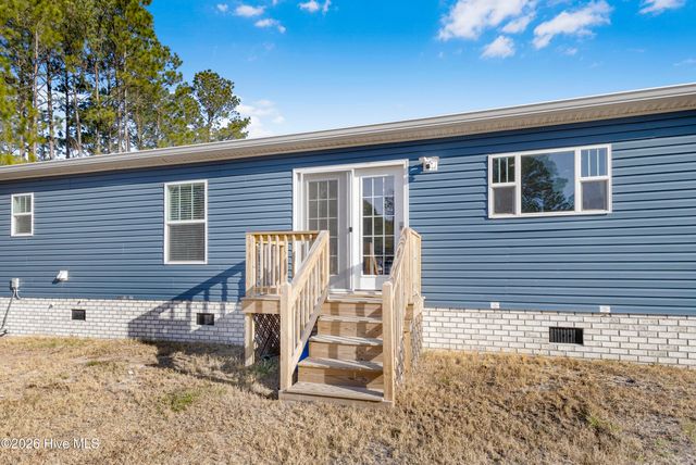 288 Folkstone Road, Holly Ridge, NC 28445