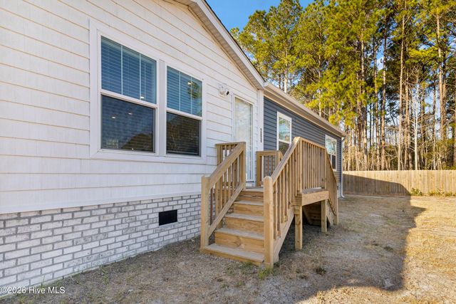 288 Folkstone Road, Holly Ridge, NC 28445