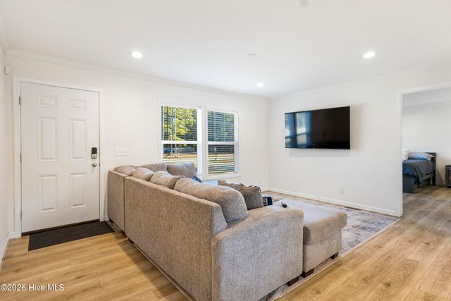 288 Folkstone Road, Holly Ridge, NC 28445