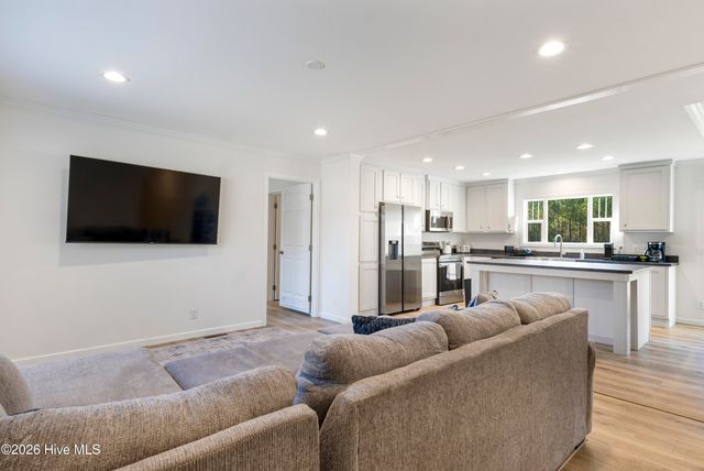 288 Folkstone Road, Holly Ridge, NC 28445