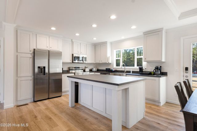 288 Folkstone Road, Holly Ridge, NC 28445