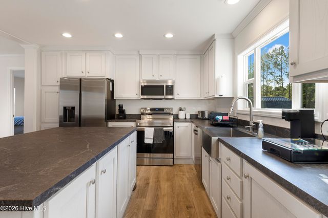 288 Folkstone Road, Holly Ridge, NC 28445