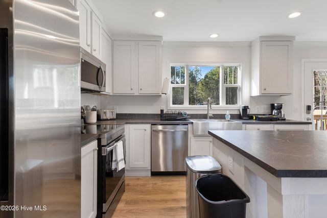 288 Folkstone Road, Holly Ridge, NC 28445