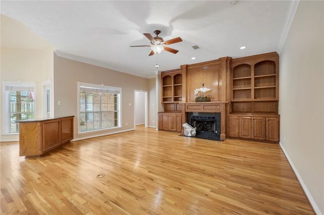 713 Willow Loop, College Station, TX 77845