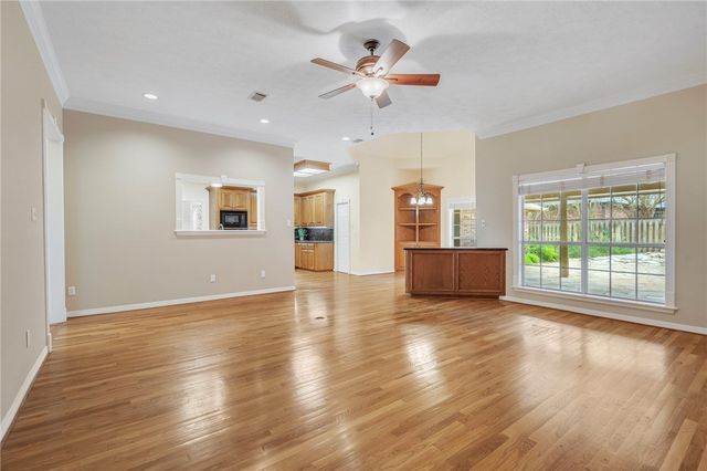 713 Willow Loop, College Station, TX 77845