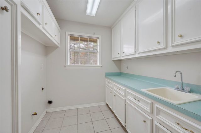 713 Willow Loop, College Station, TX 77845