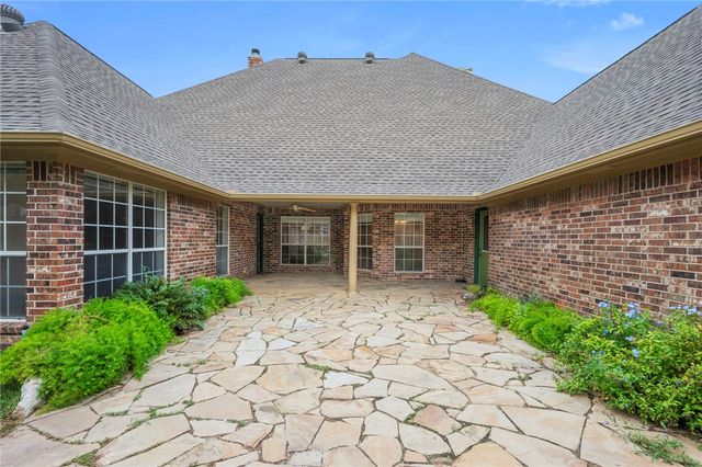 713 Willow Loop, College Station, TX 77845