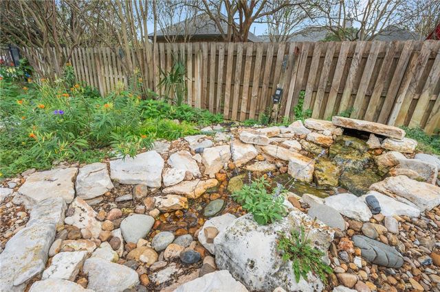 713 Willow Loop, College Station, TX 77845