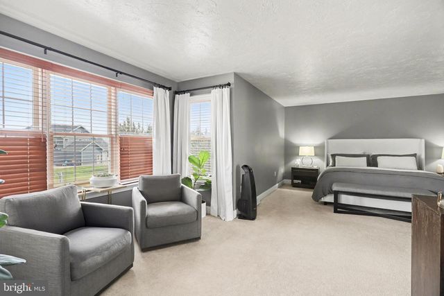 2613 HUNTFIELD DR, York, PA 17404