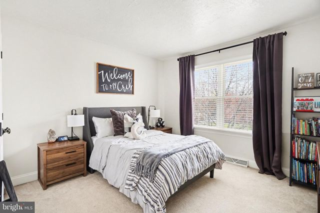 2613 HUNTFIELD DR, York, PA 17404