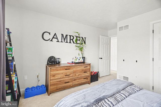 2613 HUNTFIELD DR, York, PA 17404