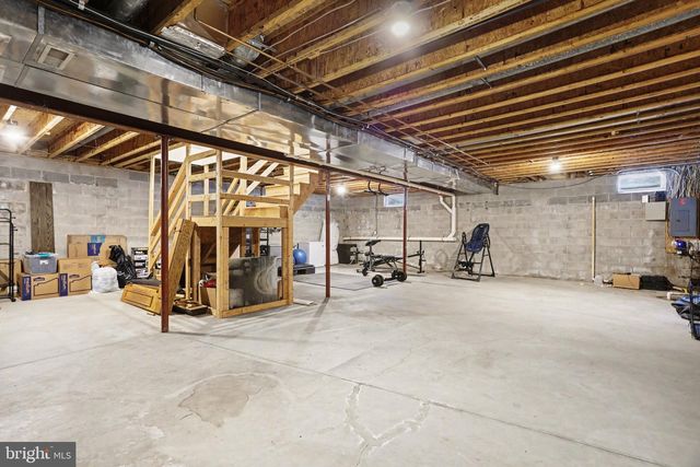 2613 HUNTFIELD DR, York, PA 17404